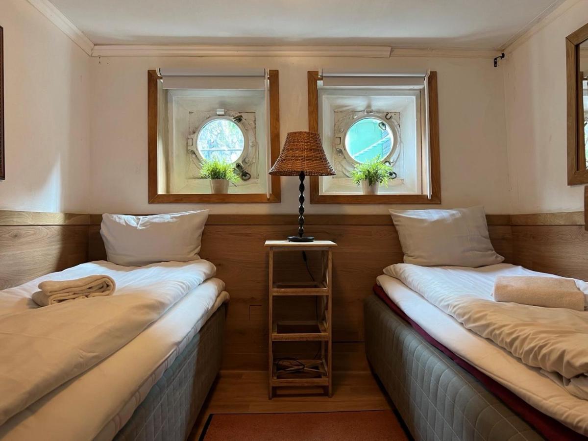 Botel Den Roeda Baten