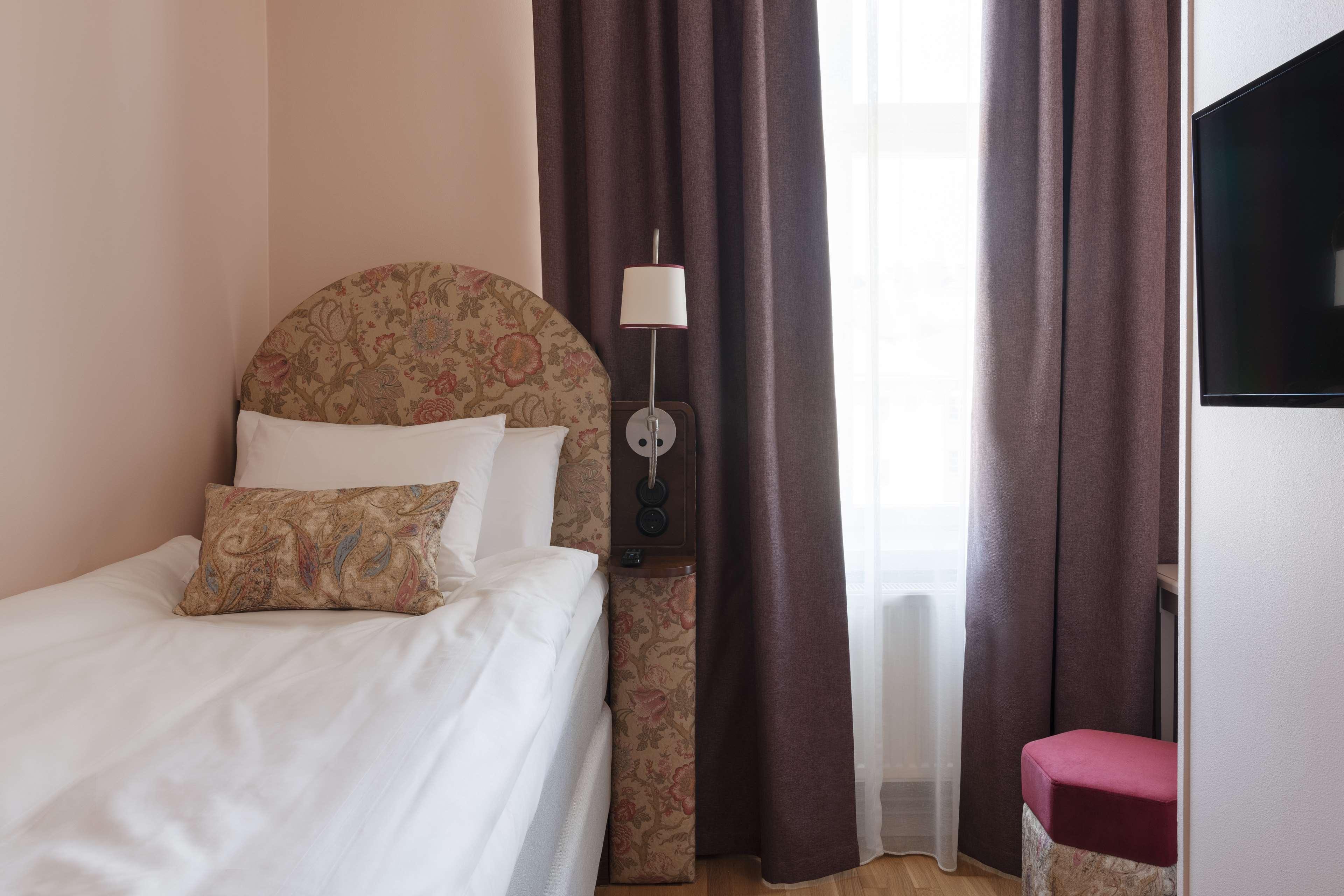 Ruth, Worldhotels Crafted Hotel 3*