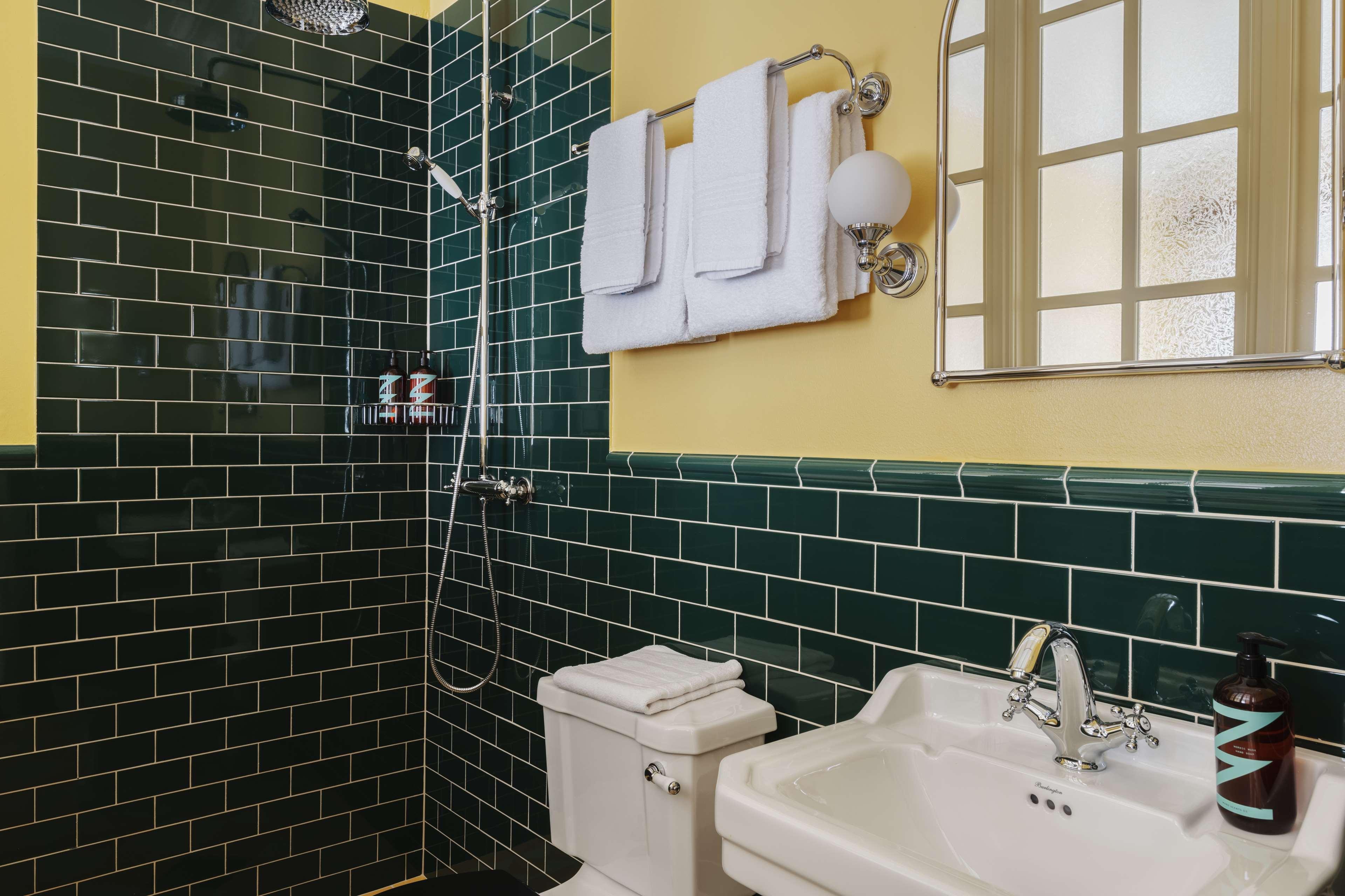 Ruth, Worldhotels Crafted Hotel 3*