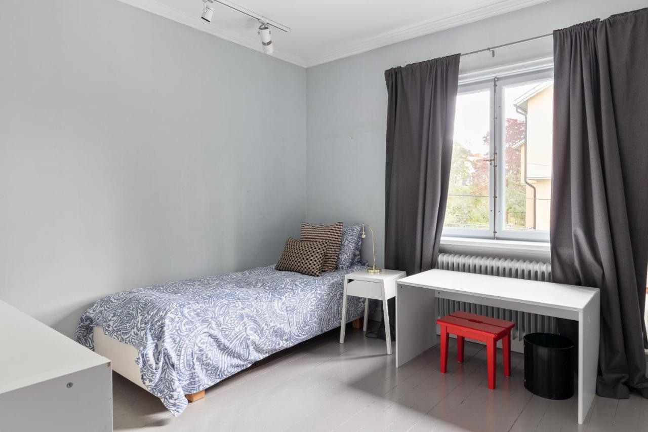 Villa Fantastic 4 Bedroom In Bromma With Everything *