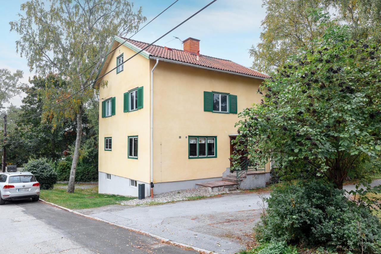 Fantastic 4 Bedroom In Bromma With Everything Villa *