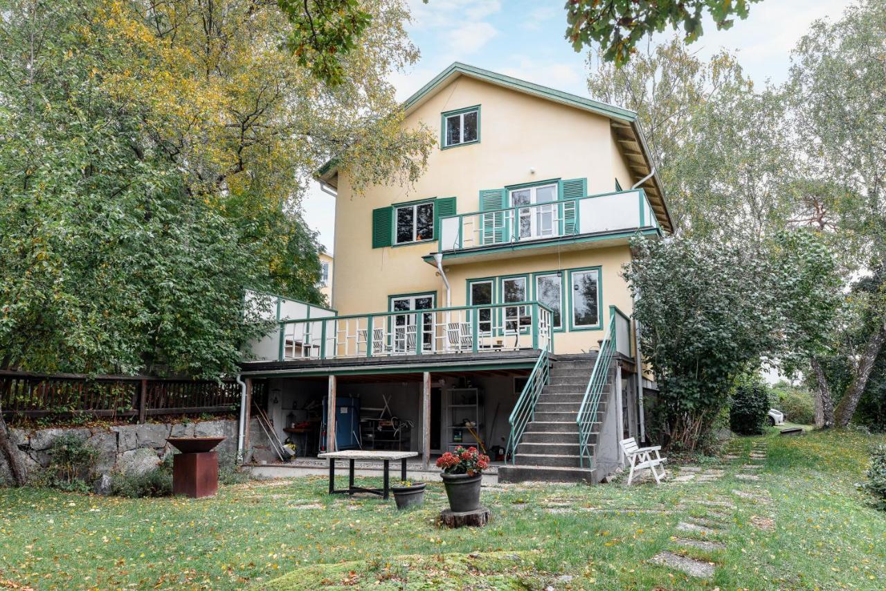 Villa Fantastic 4 Bedroom In Bromma With Everything