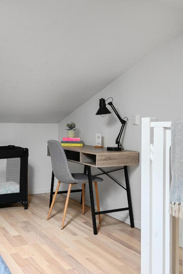Ferienhaus Sparkling Modern House In Kista - Close To *