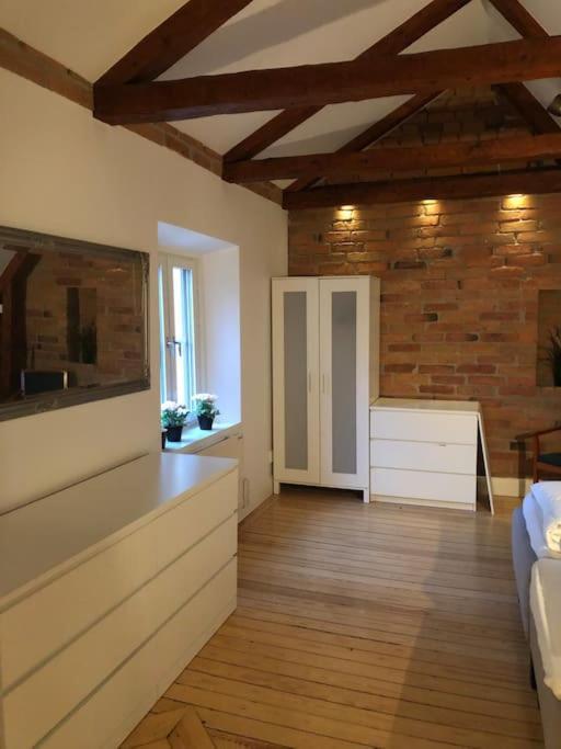 Old Town Apartment *