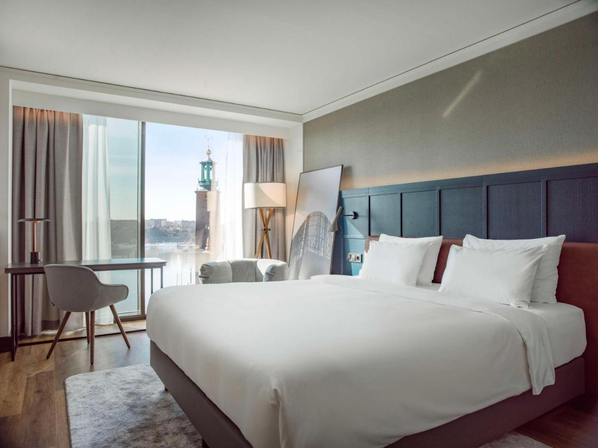 Radisson Blu Waterfront Hotel,