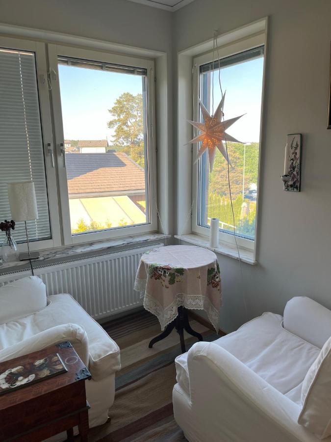 An Entire Floor In A Beautiful Villa, Close To Arlanda Airport Rum i privatbostad