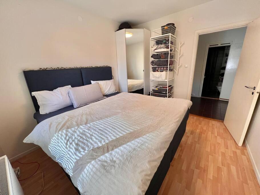 Great One Bedroom Flat Close To The City. Apartment *