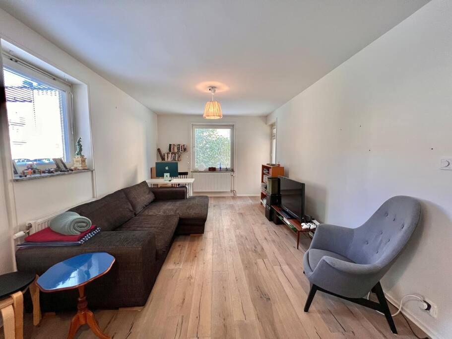 Great One Bedroom Flat Close To The City.