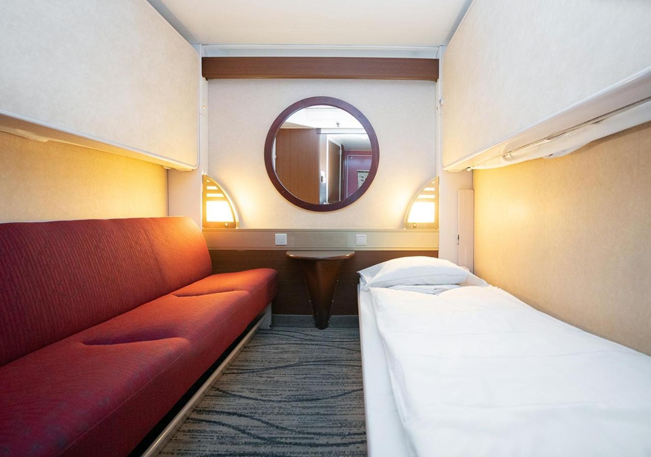  Viking Line Ferry Gabriella - 2-night Cruise Stockholm-helsinki-stockholm *