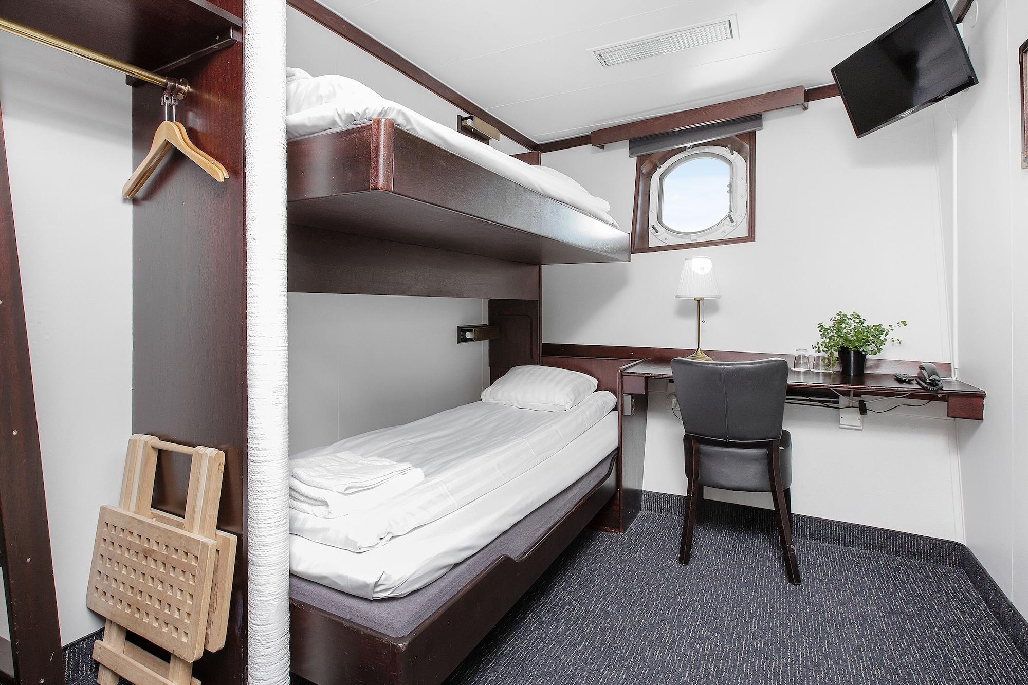 Botel Maelardrottningen Yacht 3*