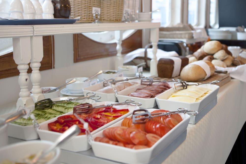 Maelardrottningen Yacht 3*
