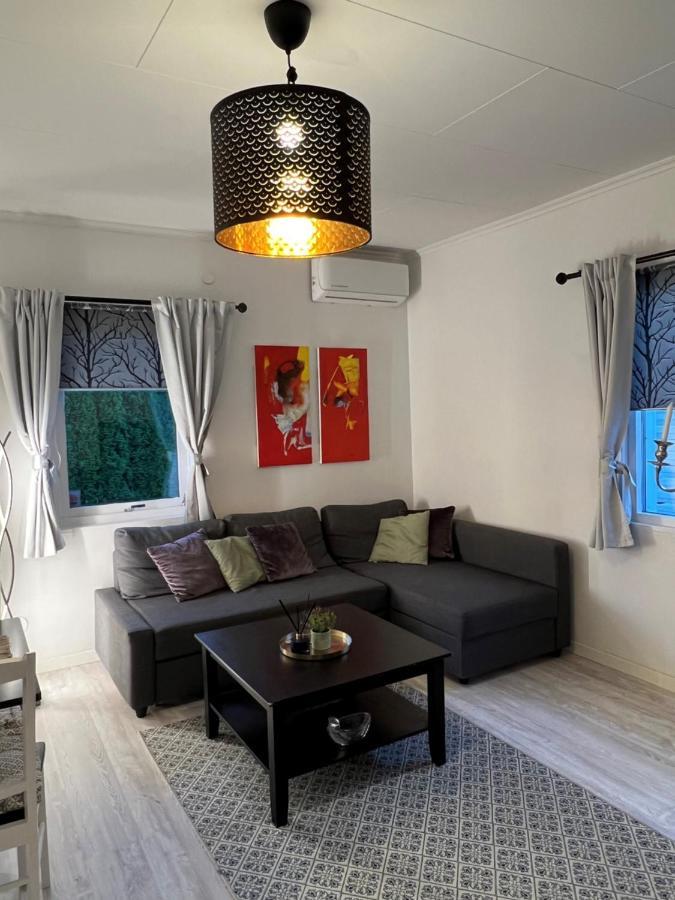 Fresh And Cozy Little House 45km In Taby