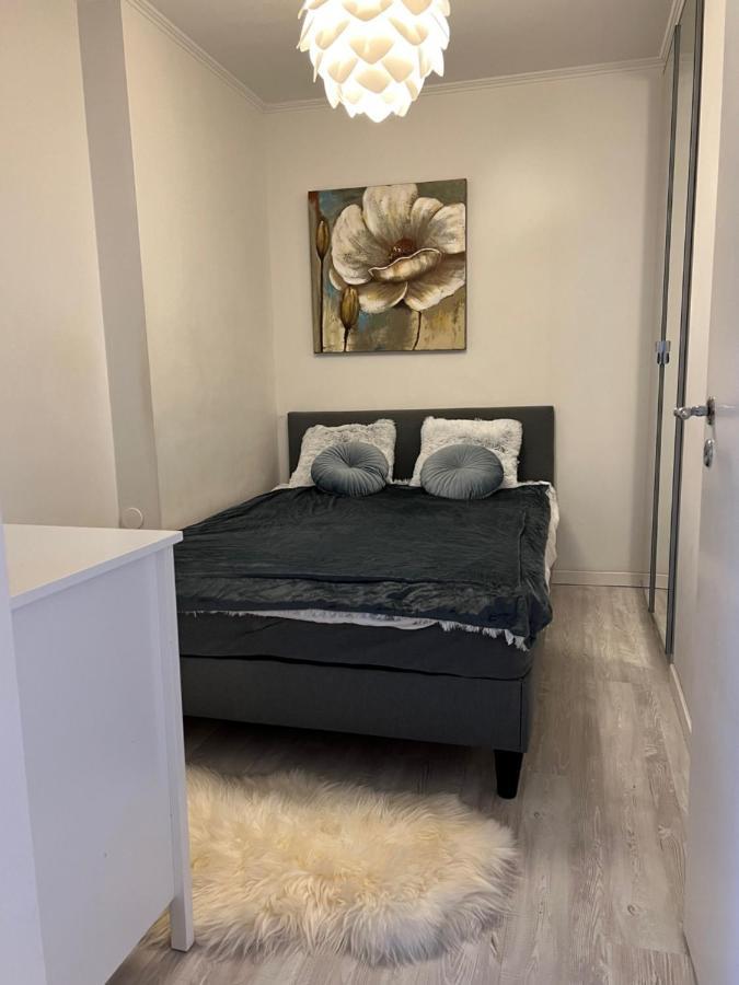 Fresh And Cozy Little House 45km In Taby Apartment