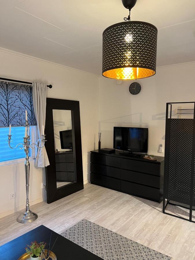 Fresh And Cozy Little House 45km In Taby *