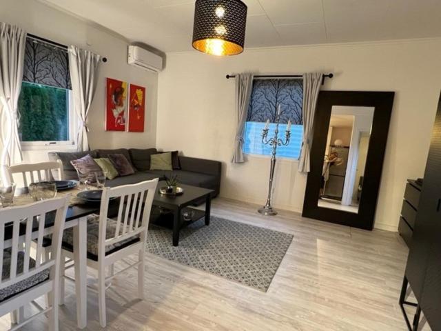 Fresh And Cozy Little House 45km In Taby * Stockholm
