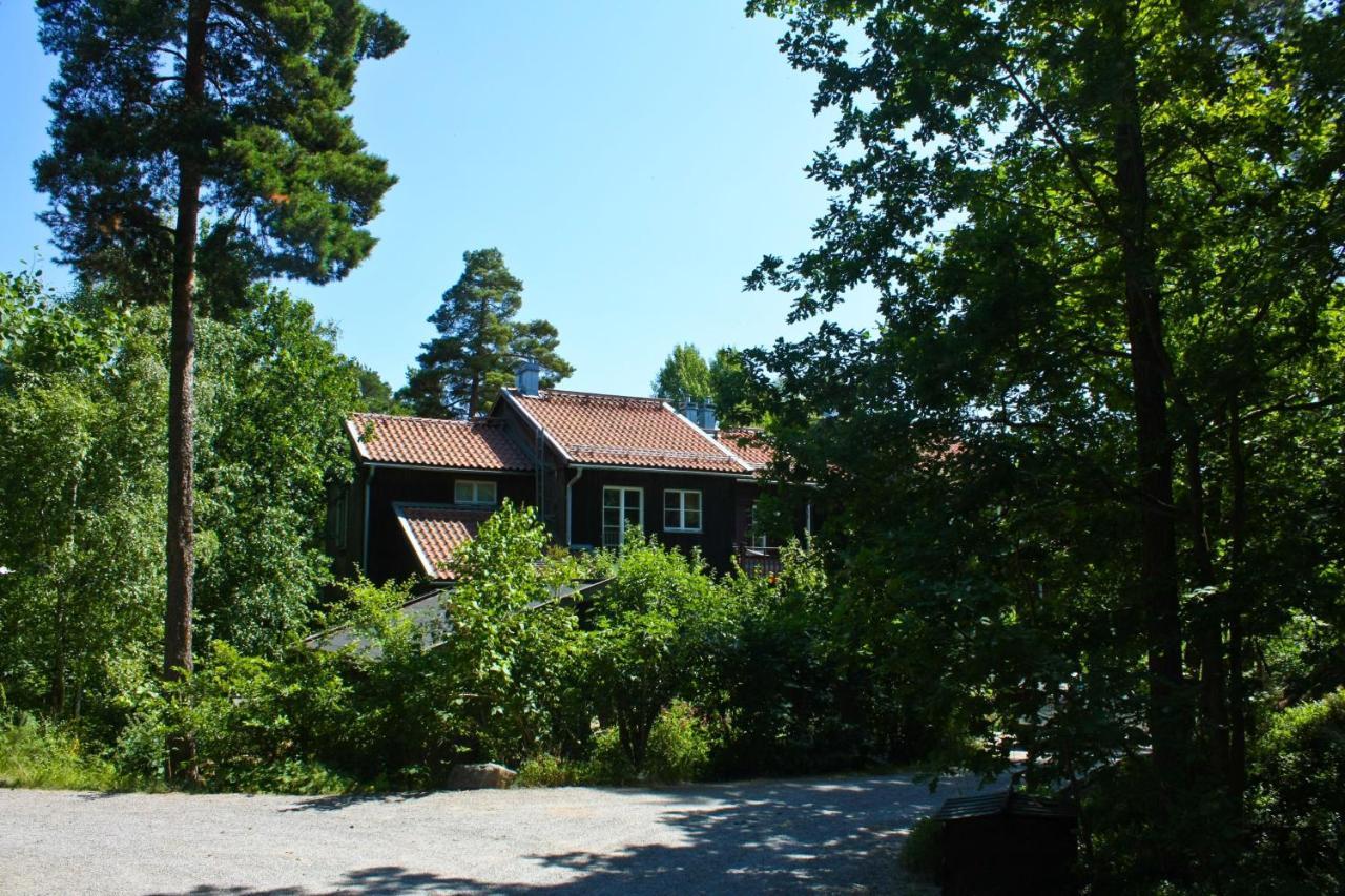 Bed & Breakfast In Nature 12 Min From Free Bikes Stockholm