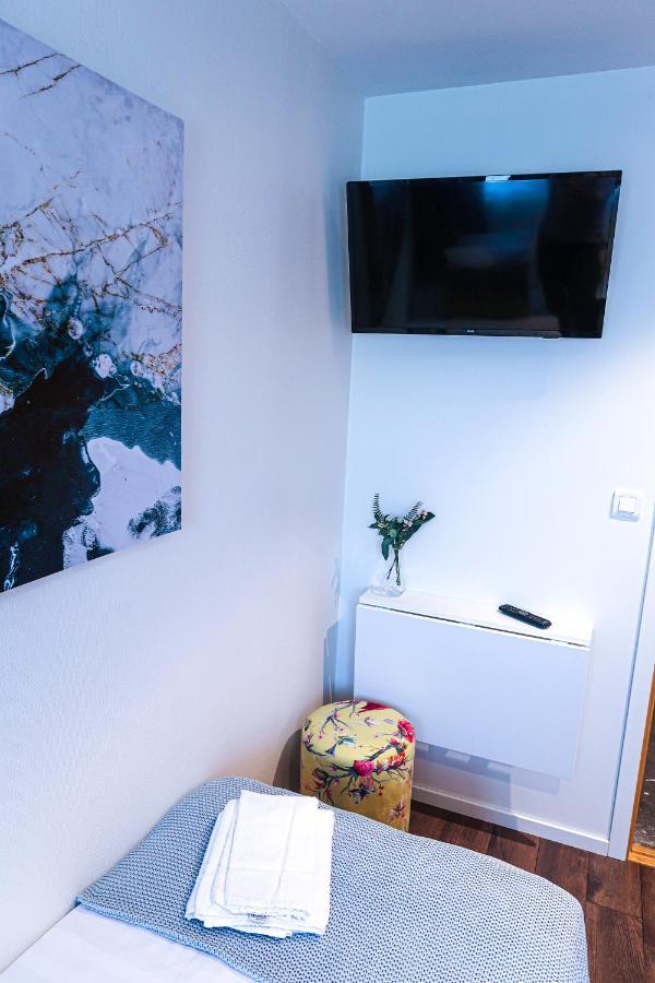 Hostel Living