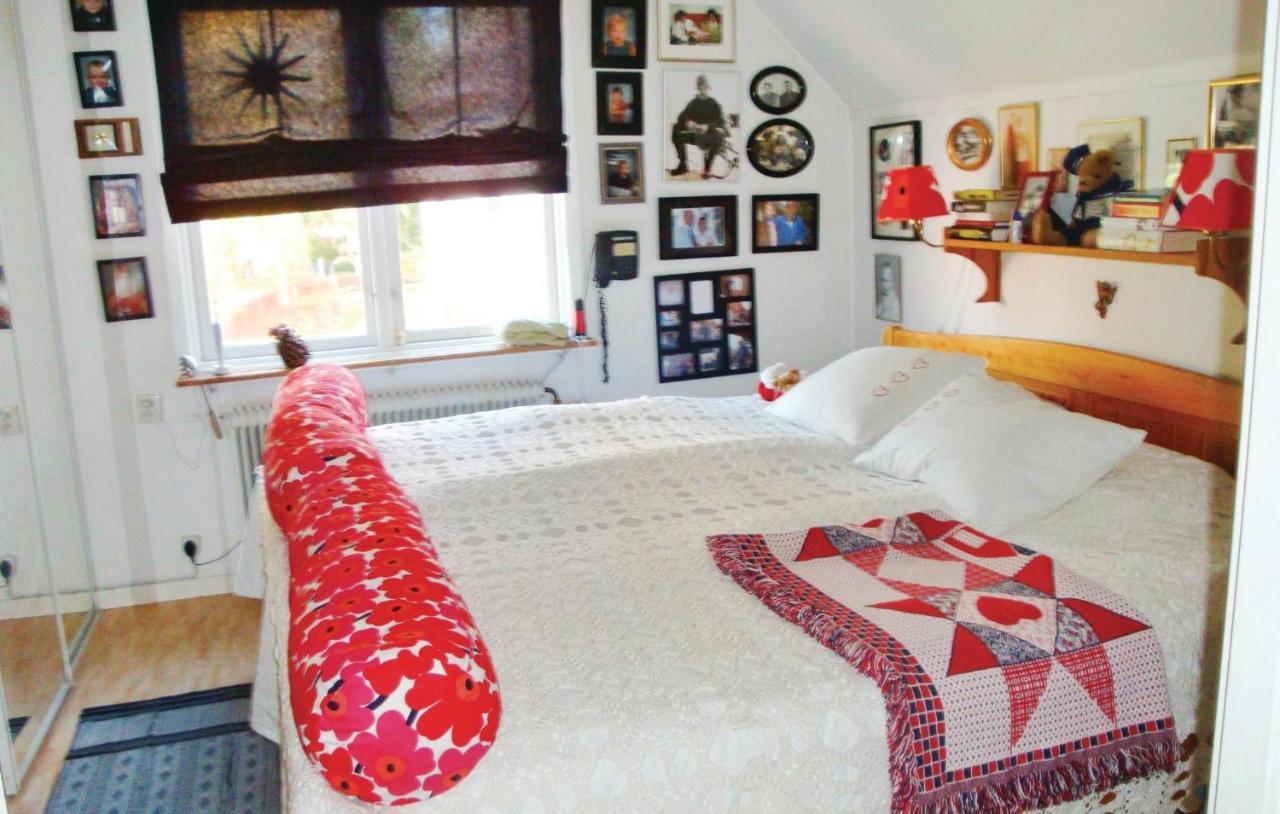 Lovely In Spanga With Kitchen Vakantiehuis Stockholm