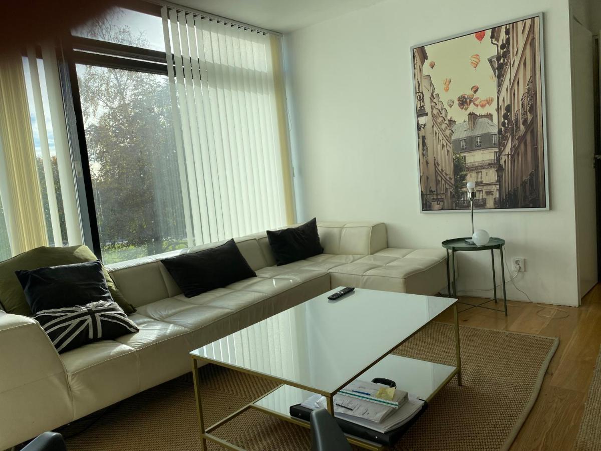 Exclusive 2 Level Etage Next To Arlanda-city Metro *