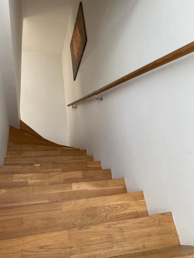Exclusive 2 Level Etage Next To Arlanda-city Metro *
