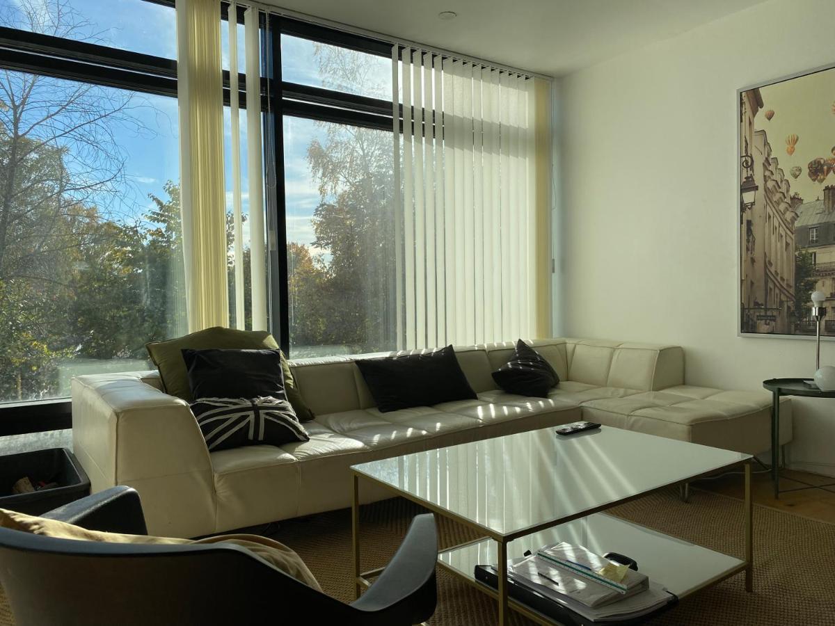 Exclusive 2 Level Etage Next To Arlanda-city Metro *