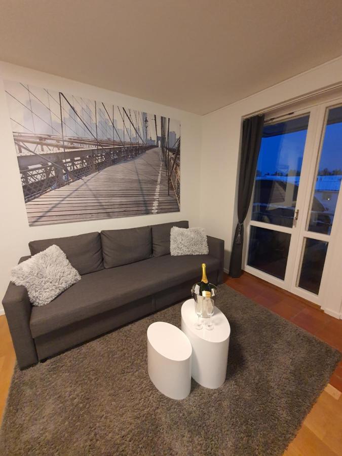 Close To The Subway. Beautiful And Cozy Apartment!