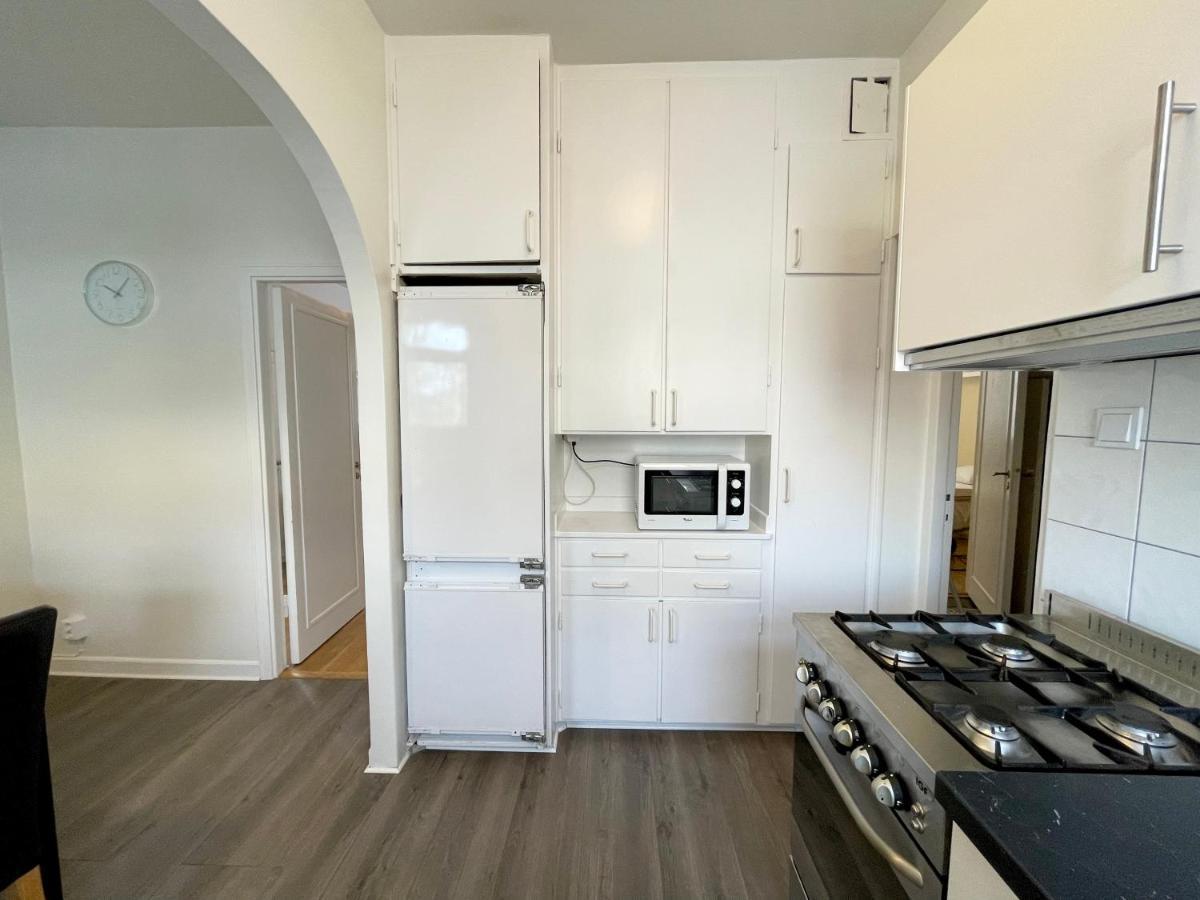 Apartment & Living *