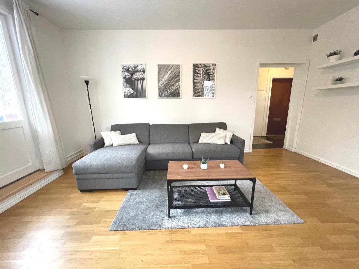 & Living Apartment *