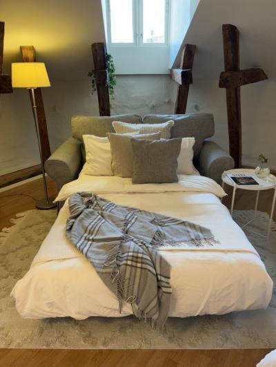 Charming In 913 Apartment *