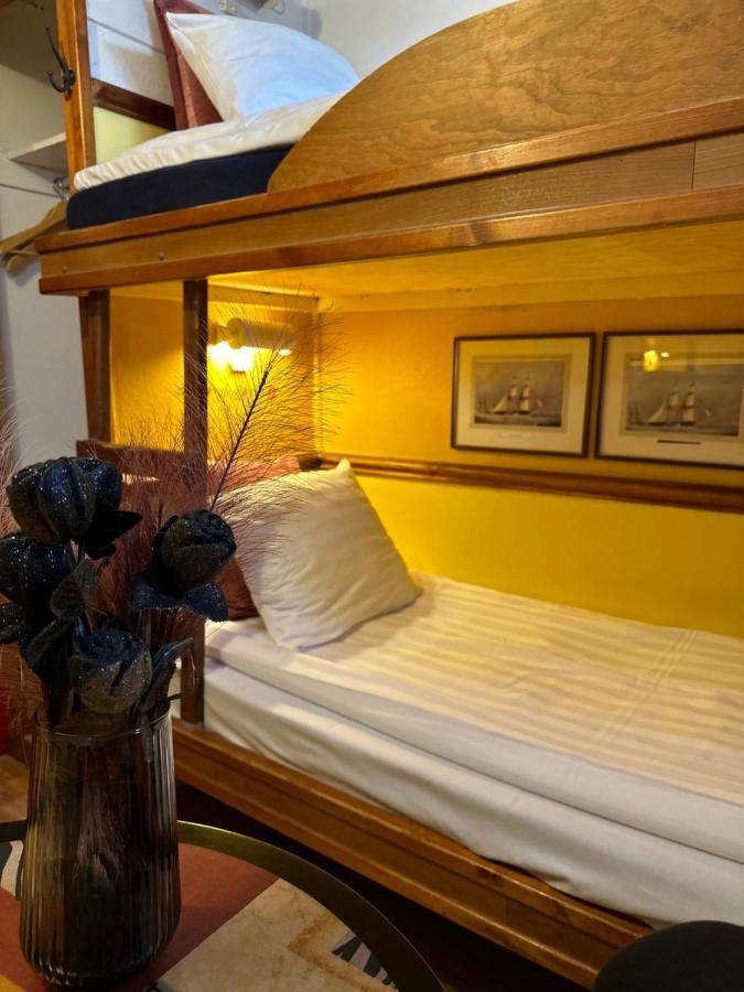 Den Roeda Baten 2* Stockholm