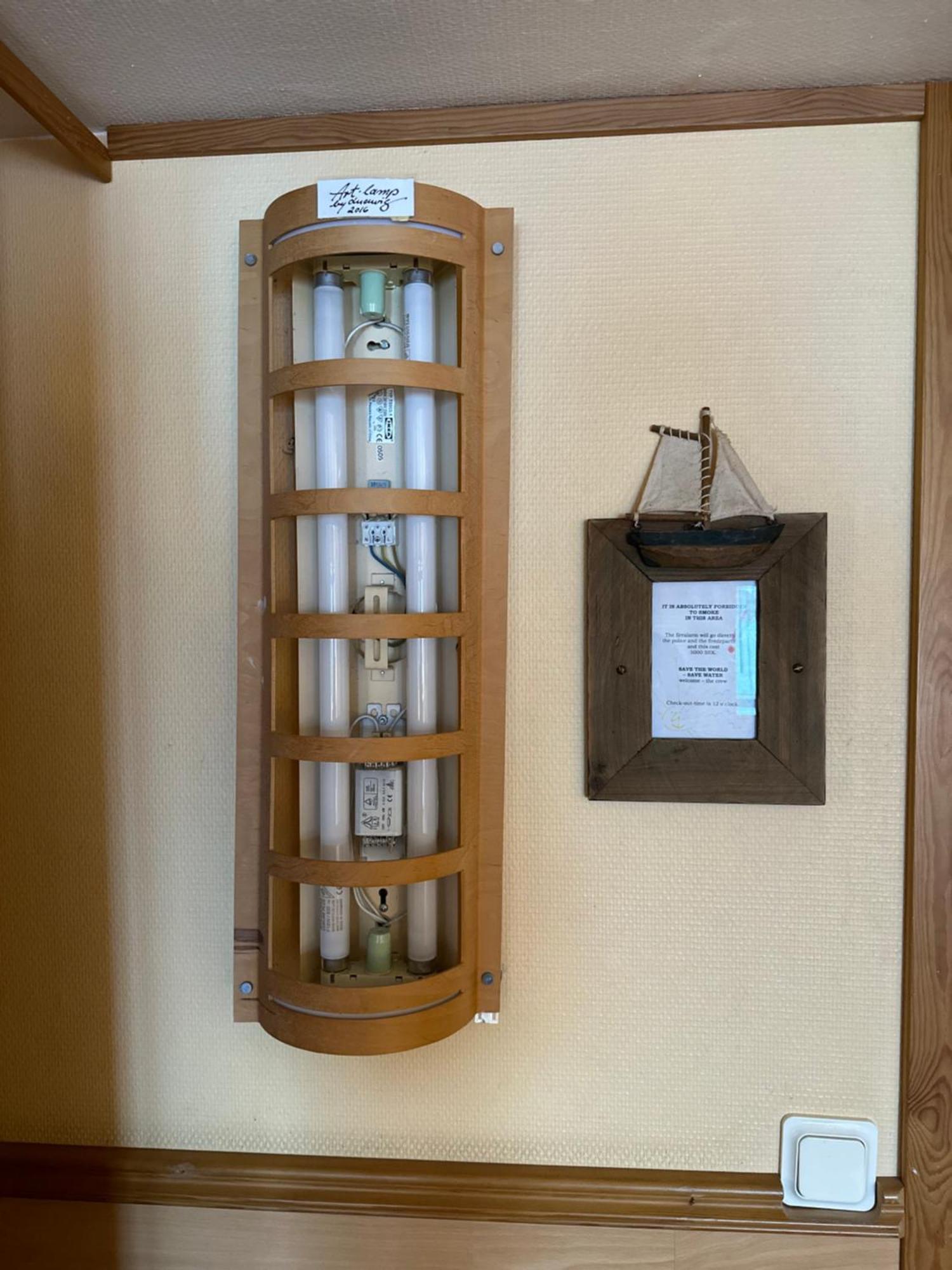 Den Roeda Baten Botel