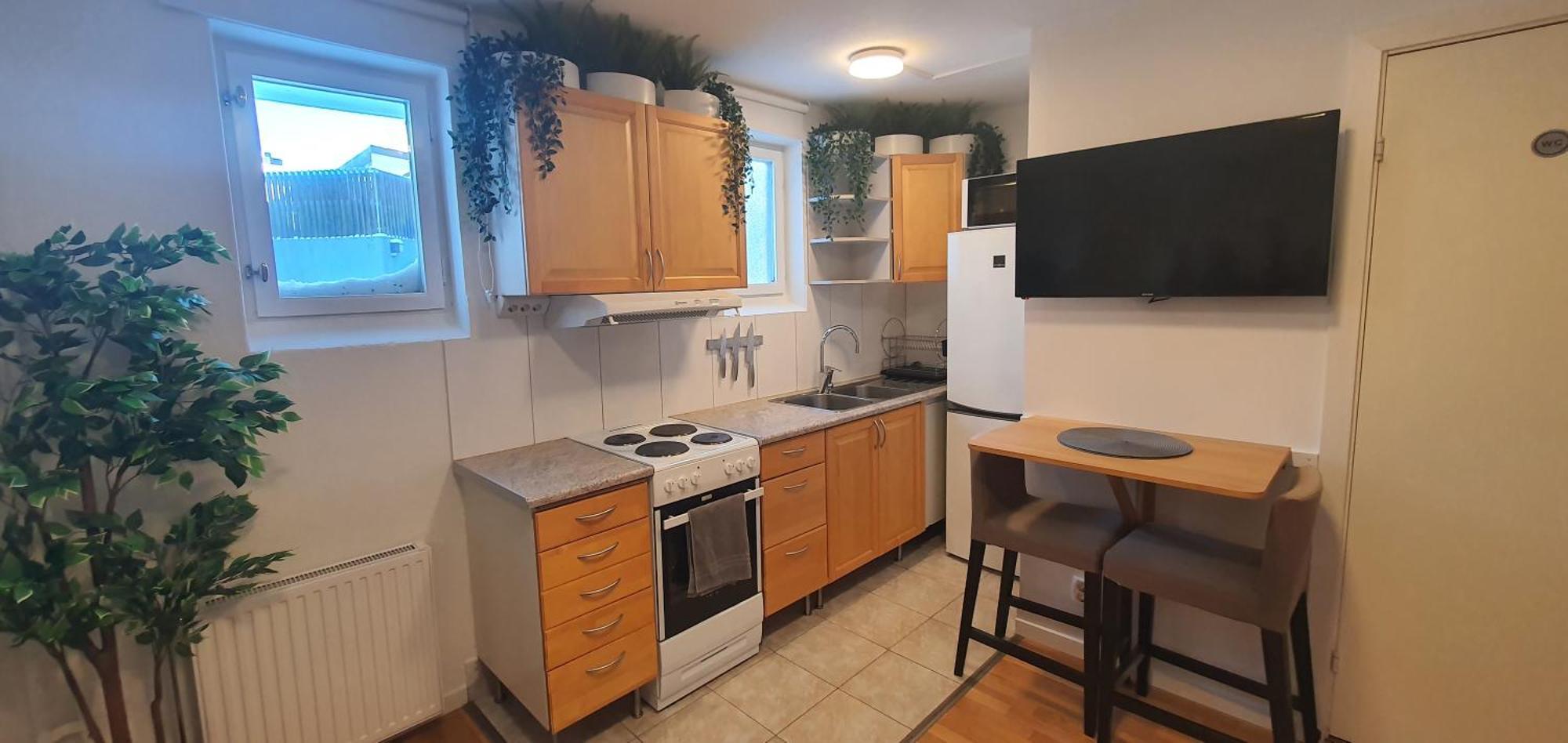 Apartment Near Metro And Forest! *
