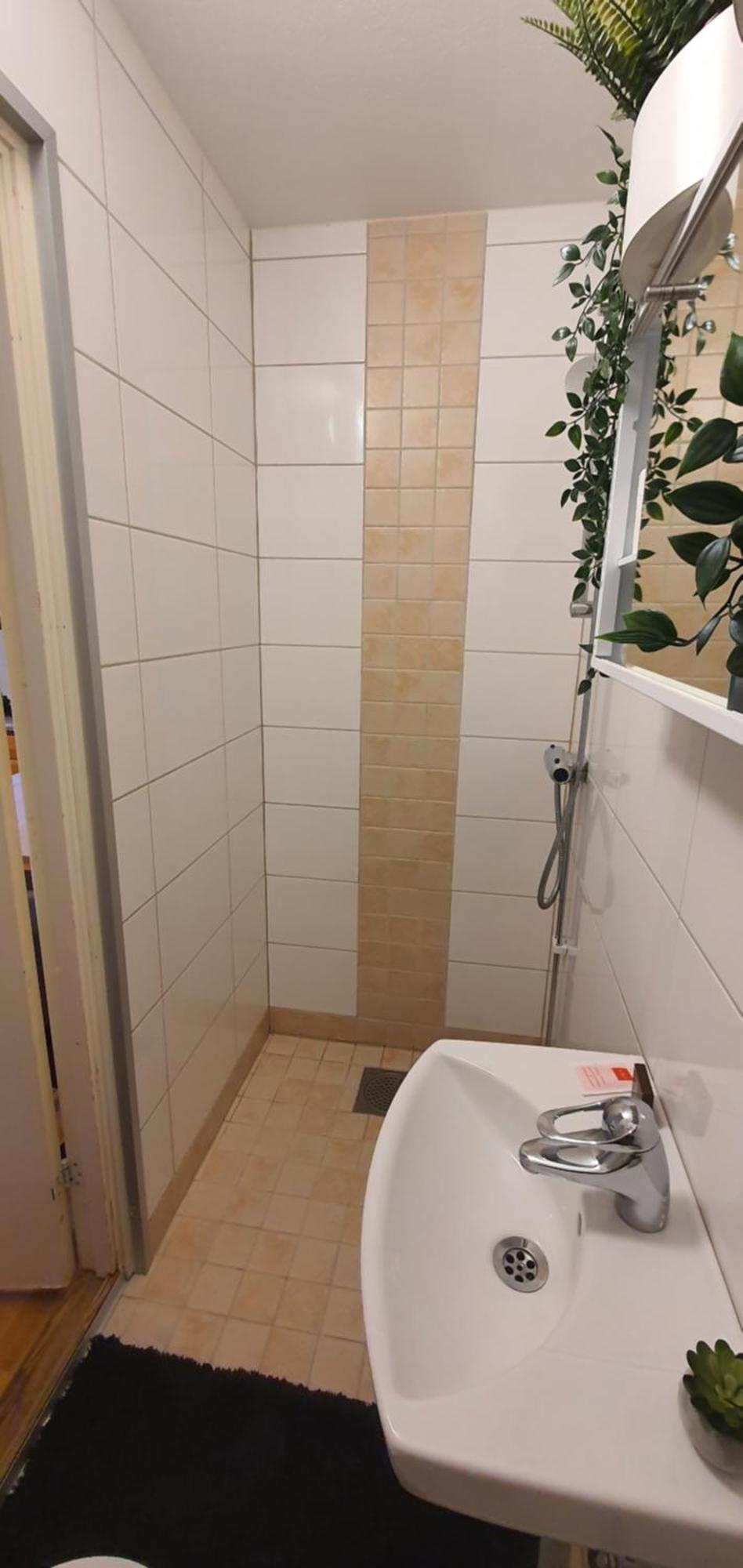 Near Metro And Forest! Apartment