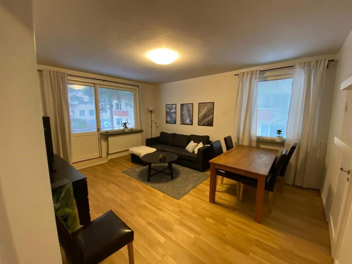 Apartment & Living *