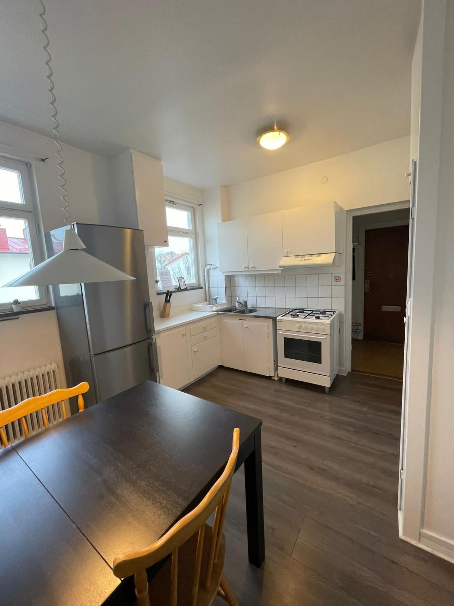 Apartment & Living *