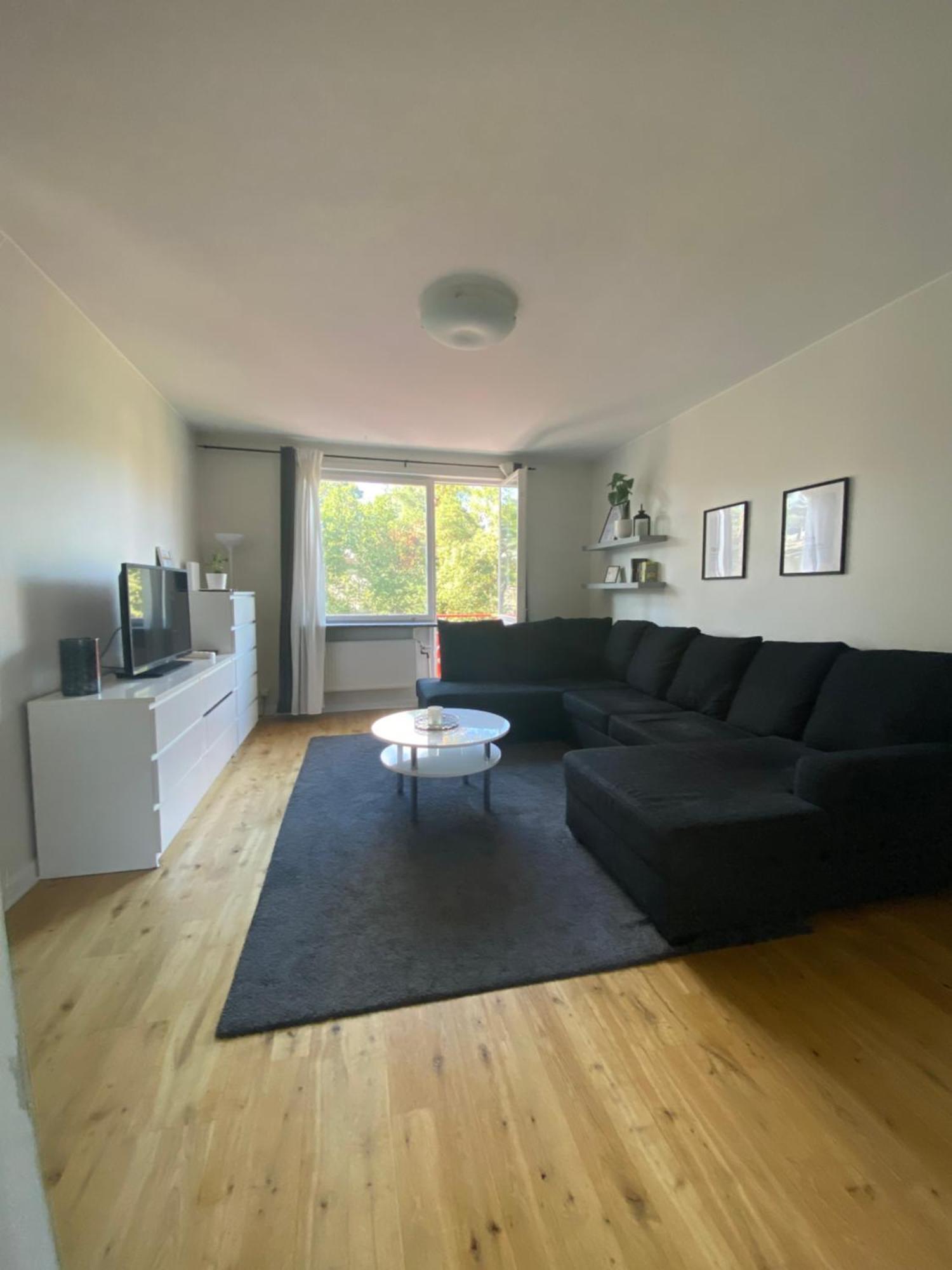 & Living Apartment *