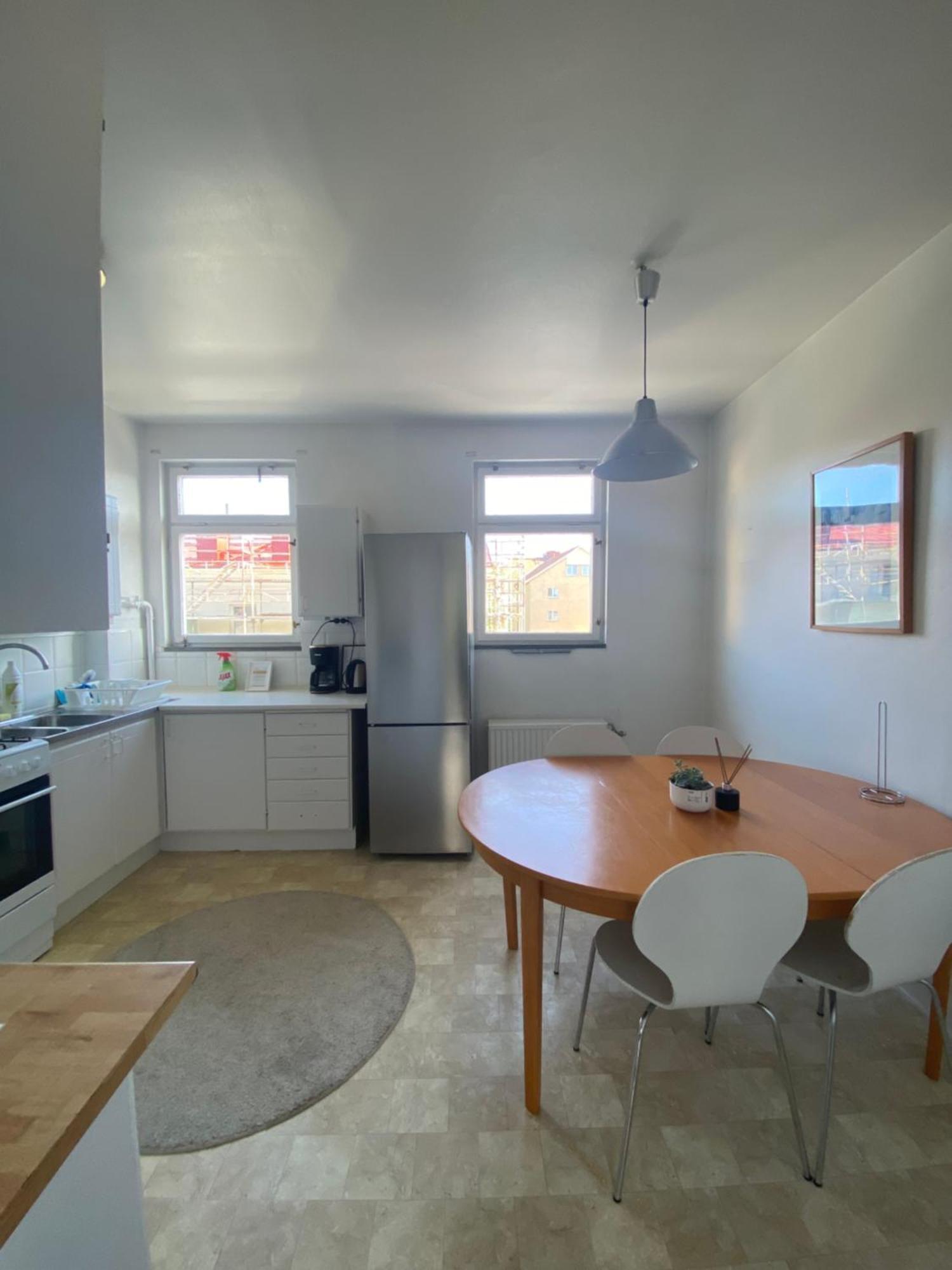 & Living Apartment *