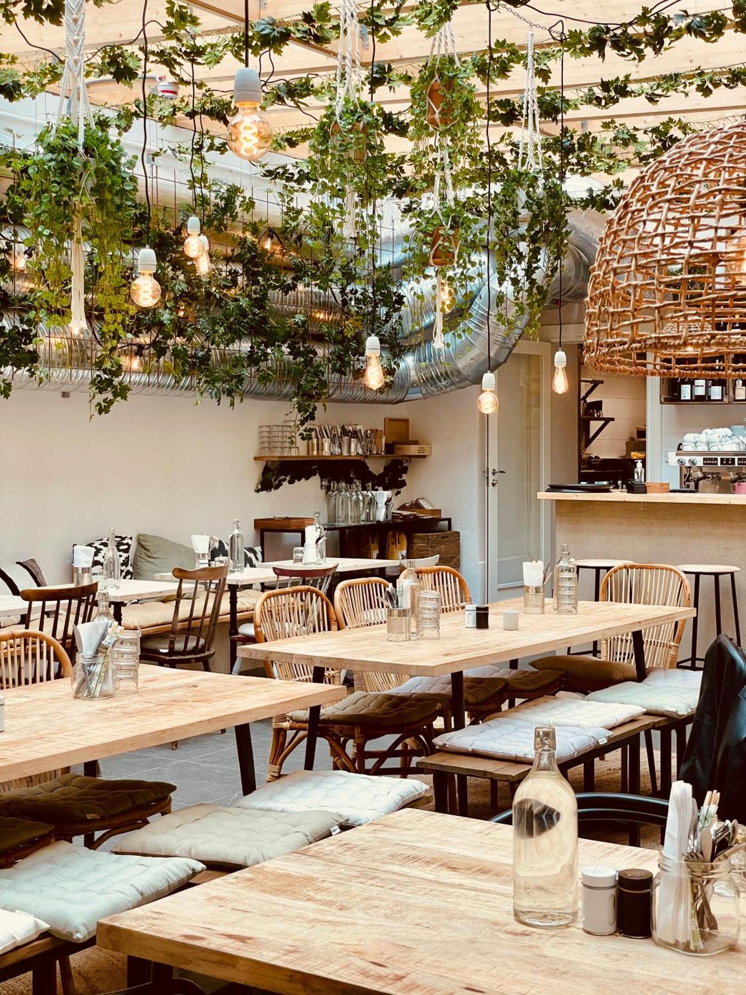Unique Jungfrugatan 4*