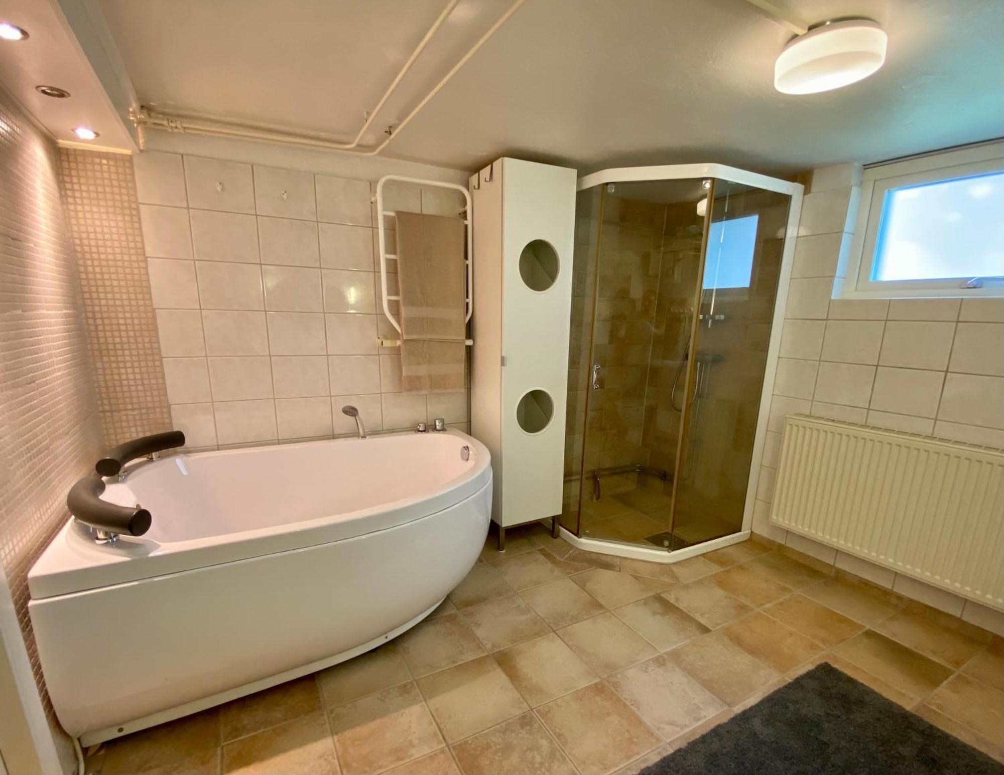 Lower Floor Of 50 Sqm In With Parking *