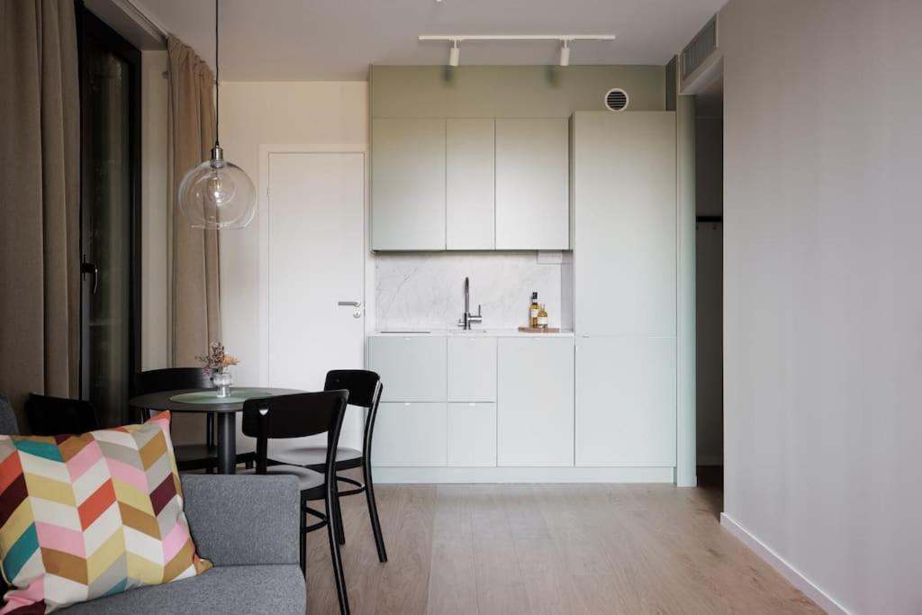 Brand New Amidst Ancient Ruins Oasis Apartamento Estocolmo