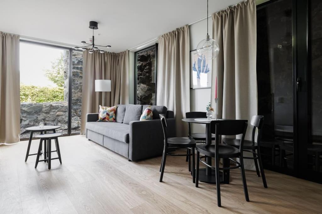 Brand New Amidst Ancient Ruins Oasis Apartamento