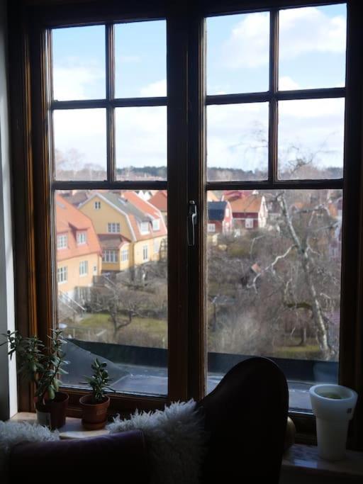 Spacious Penthouse Close To Center Apartment *