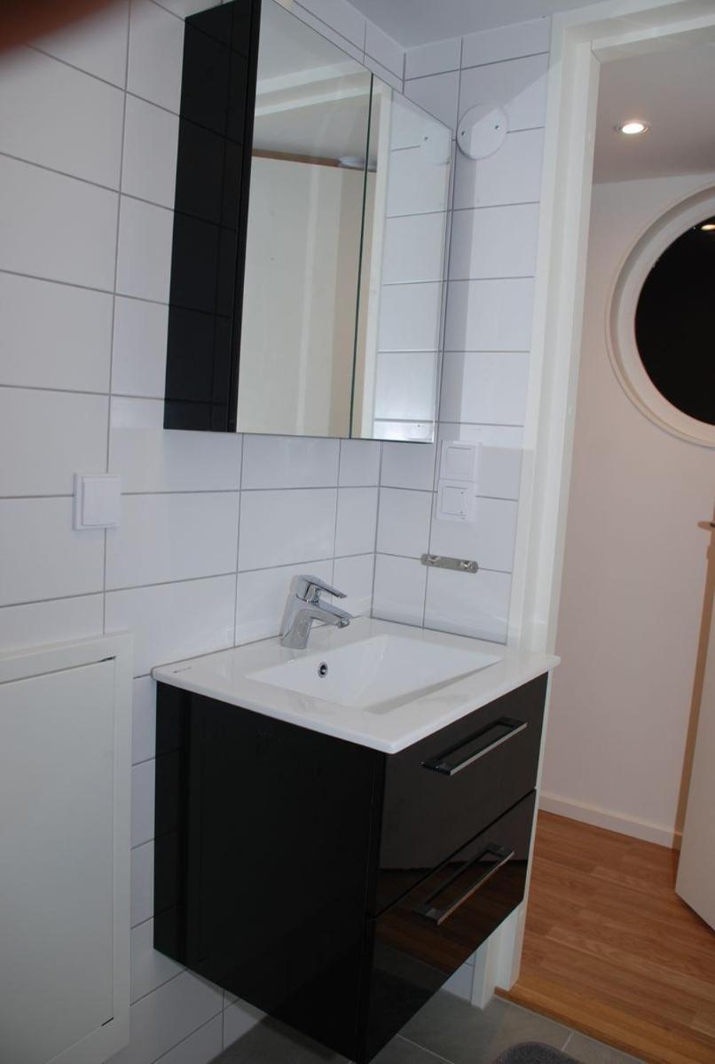 Apartamento Smakfullt Attefallshus Med Stort Loft Naera Naturen