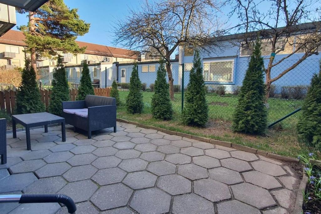 Apartment With Garden Near Metro! *