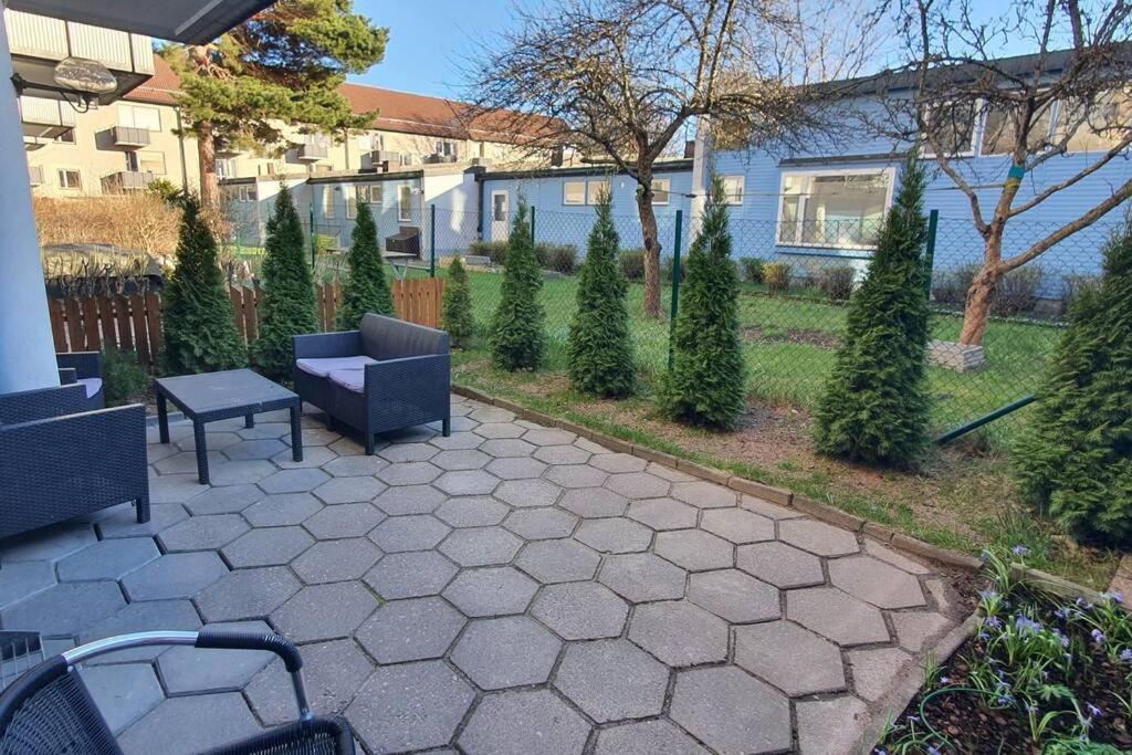 Apartment With Garden Near Metro! *