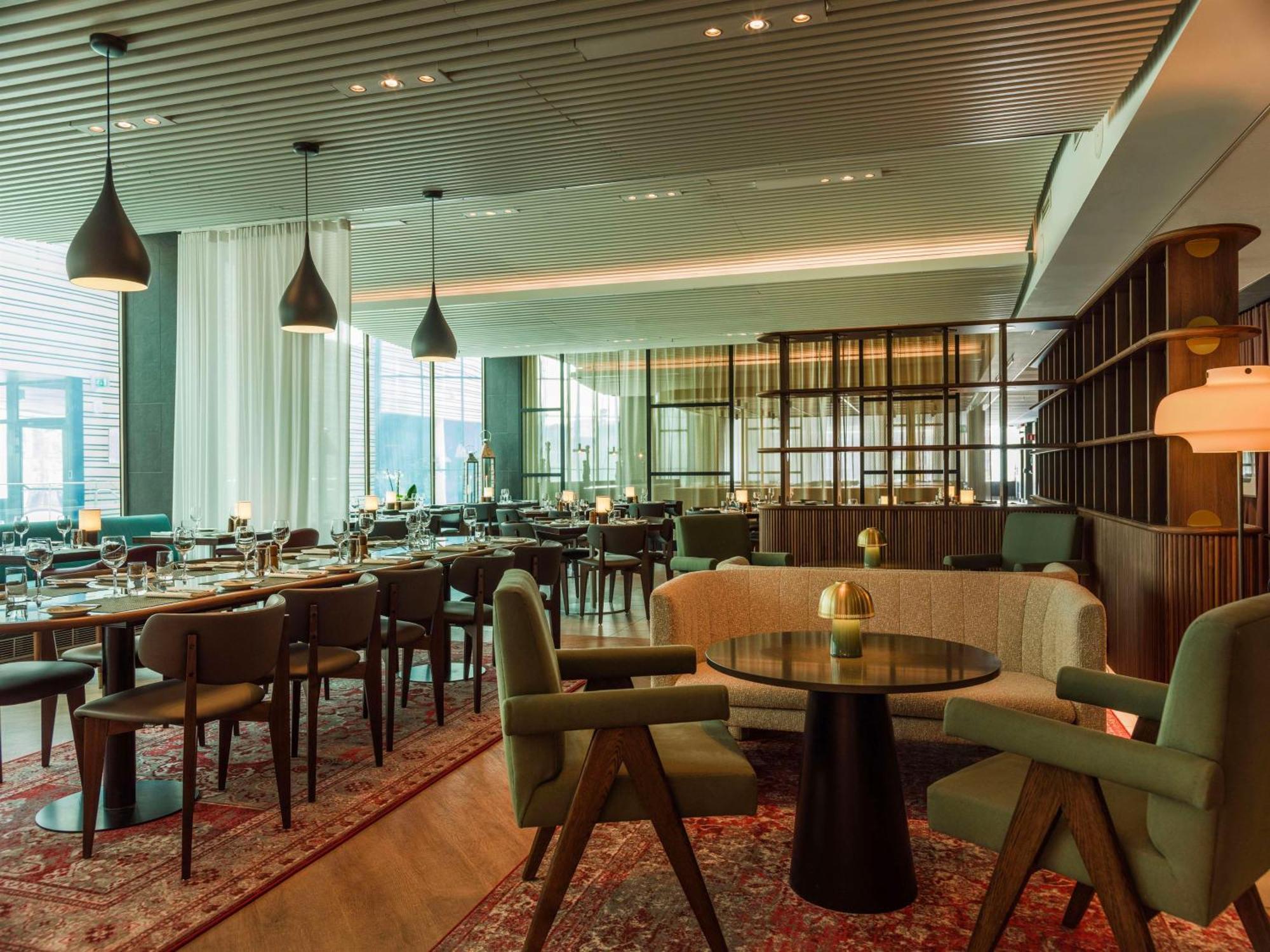 Hotel Radisson Blu Waterfront Hotel, 4*