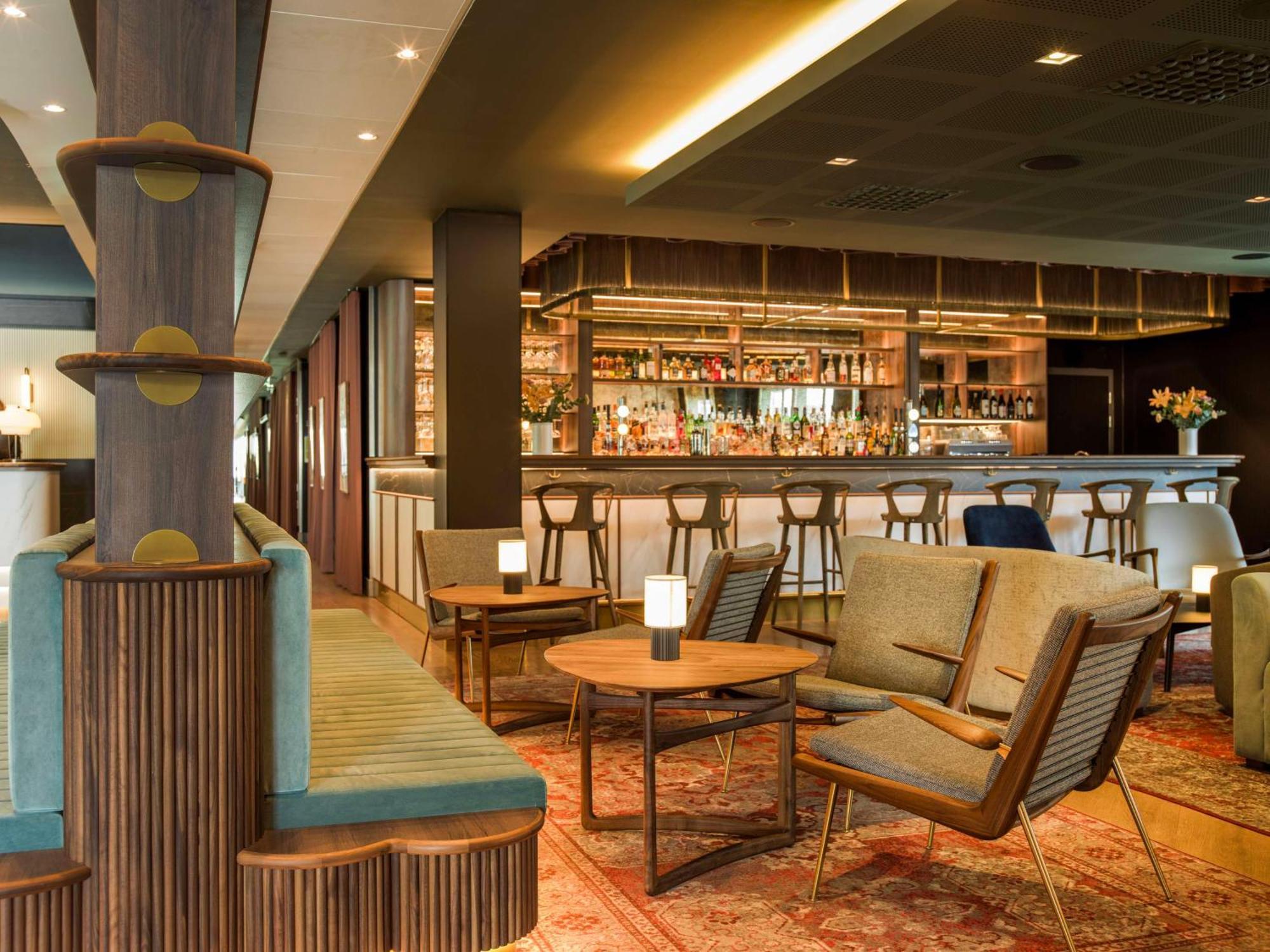 Hotel Radisson Blu Waterfront Hotel, 4*