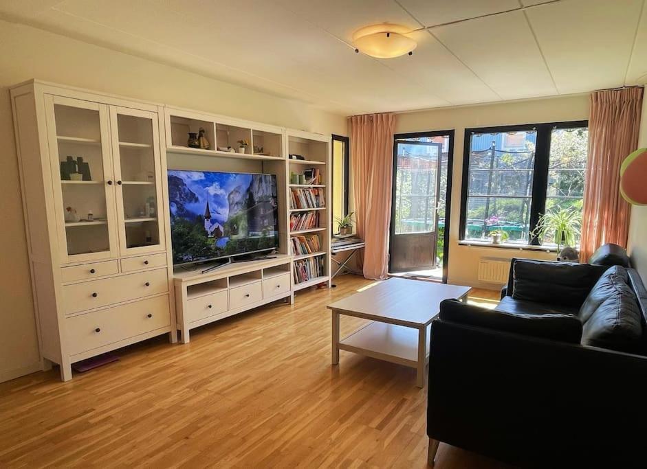 Nice 4 Bedrooms House In * Stockholm
