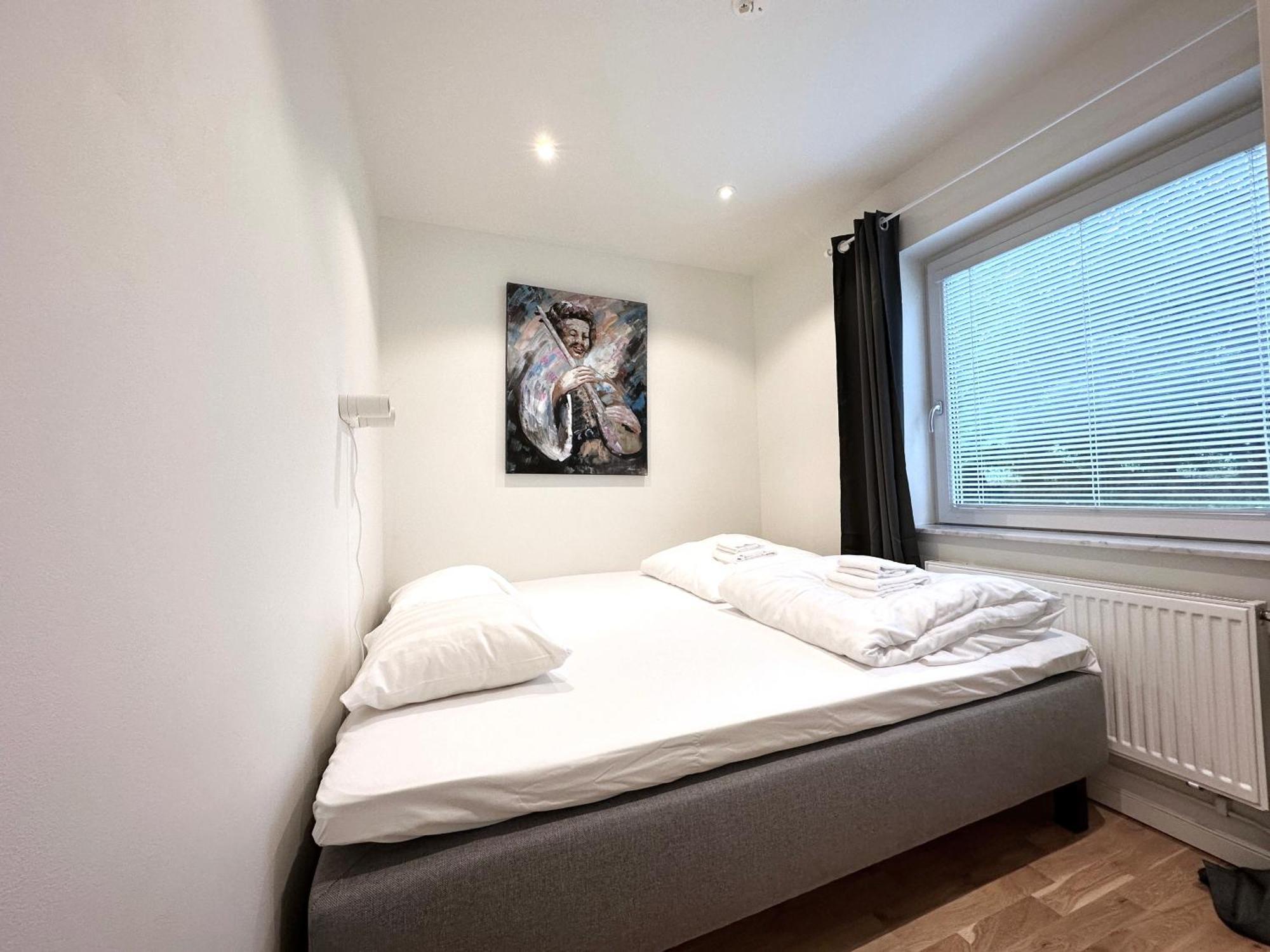 Apartment Ad Long