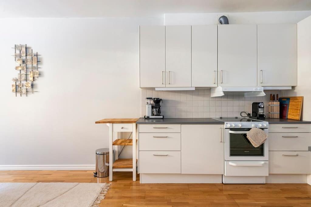 Appartement 100 Sqm In Stockholms Finest Area - Oestermalm